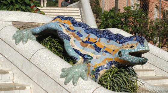 The restoration of the right hand of the Park Güell salamander is completed